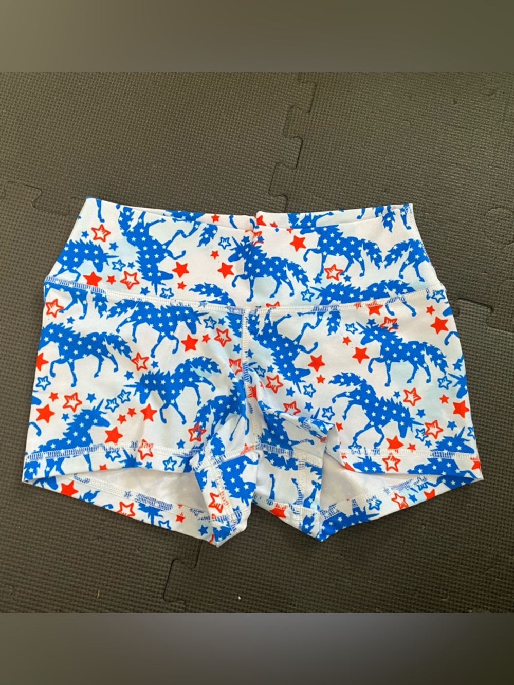 Rok the Box 2.5” shorts, M